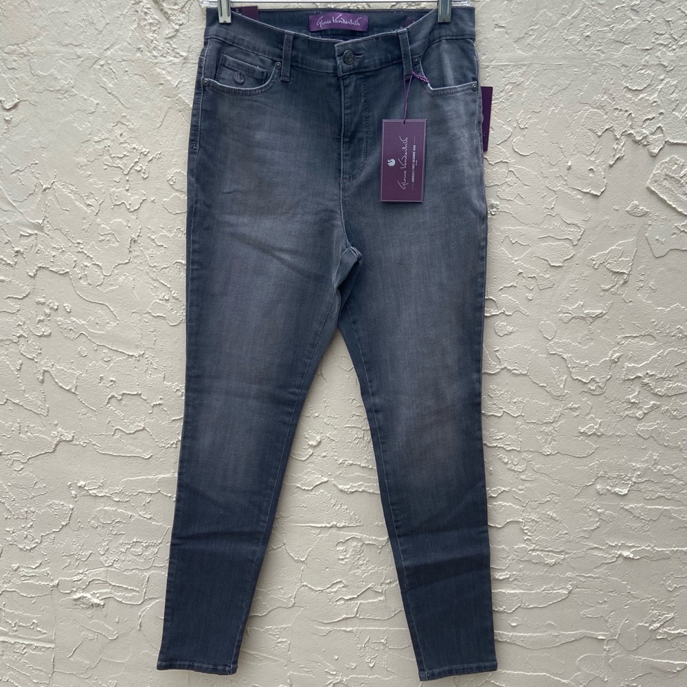 Gloria Vanderbilt California Light Black Faded Wash Skinny Leg